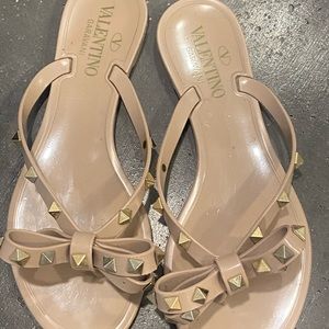 Pre loved Valentino tan sandals size 6